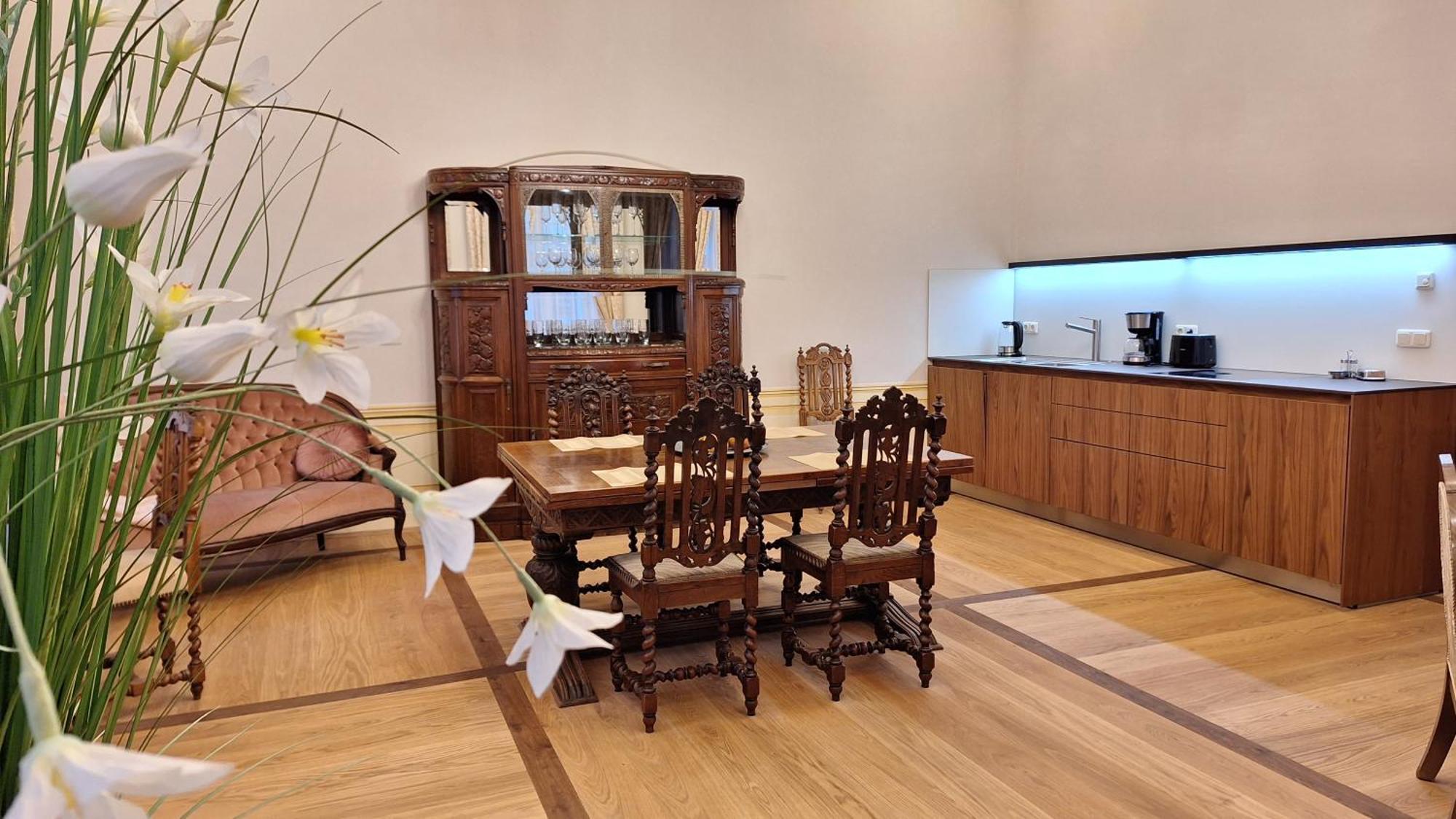 Stadtpalais Koenigssuite Maximal 2 Personen Und 1 Kleinkind 바우트젠 외부 사진